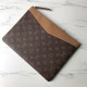 LOUIS VUITTON 루이비통 데일리 클러치신상 M64590