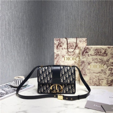  Dior 디올 써티 몽테인백 신상 D89151-3