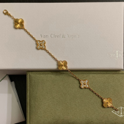 12위 Van Cleef & Arpels 반클리프 팔찌  V4010 2020/신상 (정품과 비교가능한 퀄리티 )