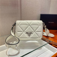 PRADA 프라다 플랩백 1BD283 2020/신상