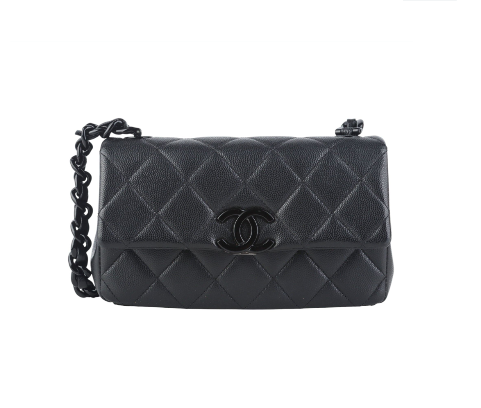 19위 CHANEL 샤넬 래커드 플랩백 AS2302