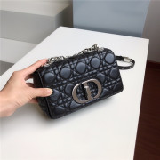 36위 Dior 디올 카로백 스몰 D9241-7