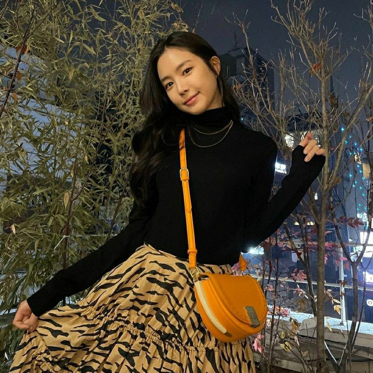 [에이핑크 손나은] Fendi  펜디 문라이트 숄더백