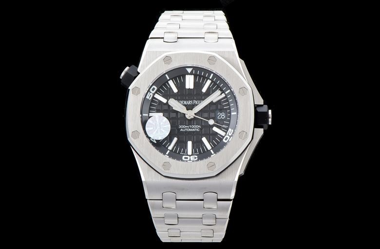 ★(판매완료)★ Audemars Piguet 오데마피게 로얄오크 오프쇼어 ★리퍼상품★ 제펜무브 15703ST.OO.A002CA.01 국내배송건