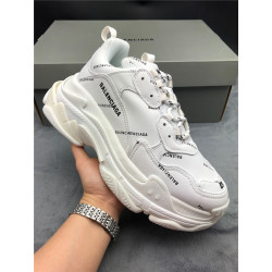 ★(판매완료)★ Balenciaga 발렌시아가 트리플s i8 국내배송건