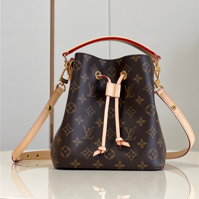29위 LOUIS VUITTON  루이비통 네오노에 BB M46581