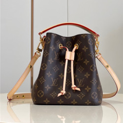 29위 LOUIS VUITTON  루이비통 네오노에 BB M46581