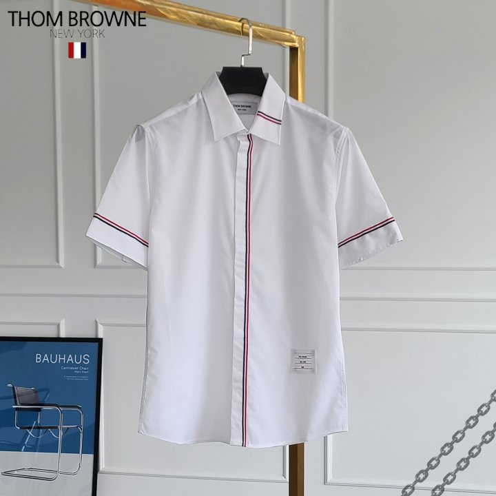 Thom Browne 톰브라운 넥라인 소매삼선 반팔 셔츠