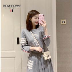 THOM BROWNE 톰브라운 휴먼 라운드 니트