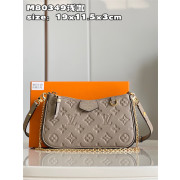 LOUIS VUITTON 루이비통 이지 파우치 온 스트랩 숄더백 M80349