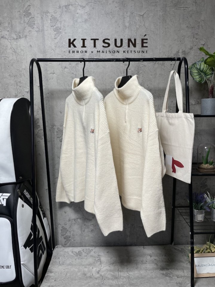 Maison Kitsune 메종키츠네 하찌 하프집업니트