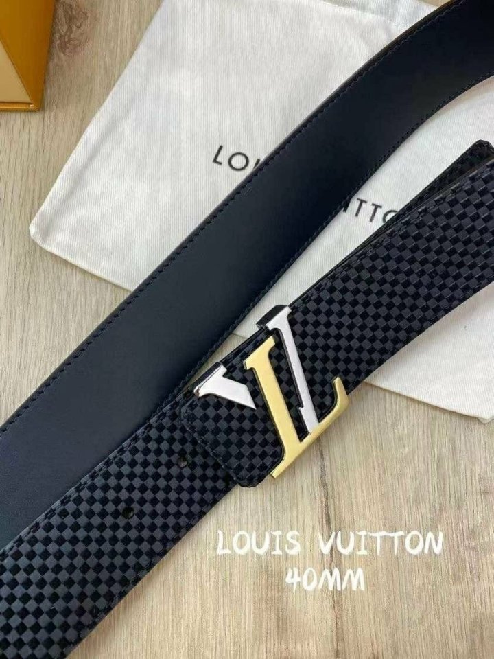 LOUIS VUITTON  루이비통 신 스웨이드신버클 81327