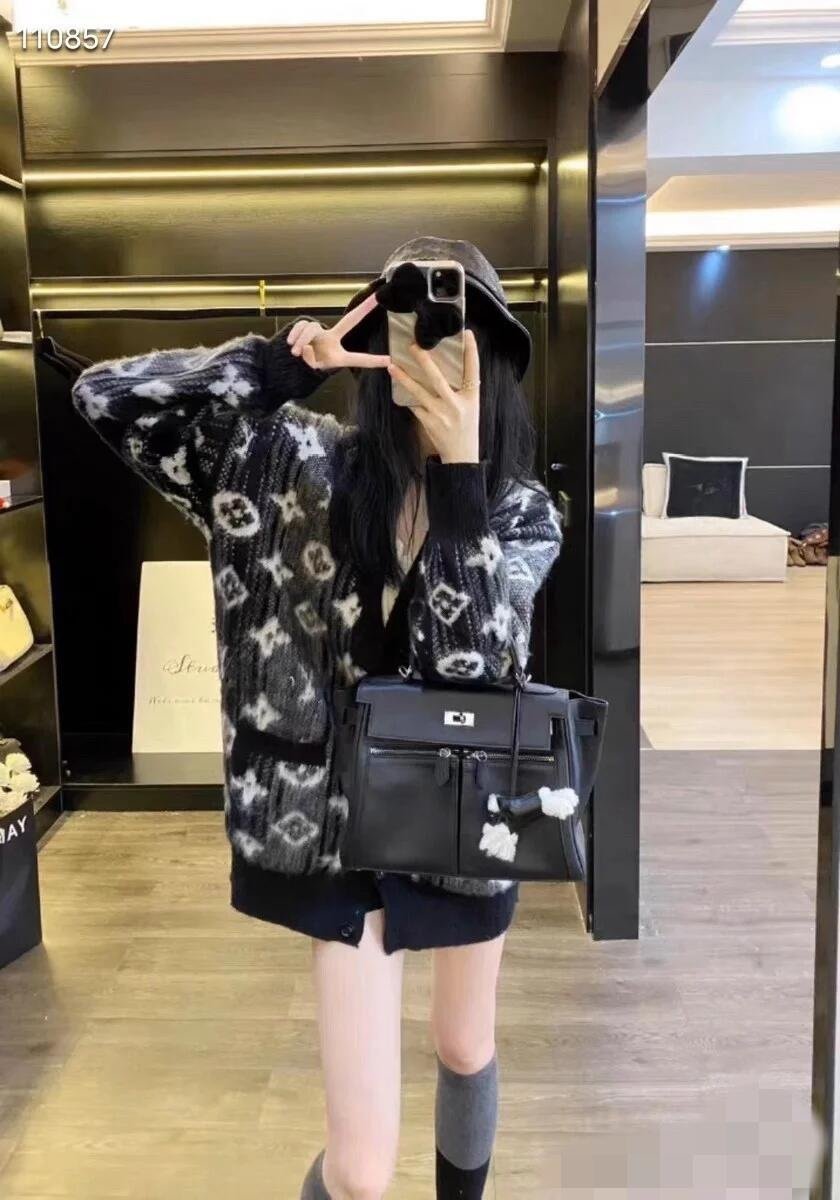 LOUIS VUITTON 루이비통 백로고 가디건