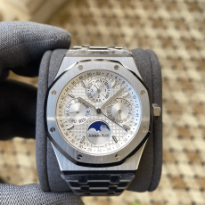 AUDEMARS PIGUET  오데마피게 로얄오크 퍼페추얼 캘린더 화이트 다이얼 26574