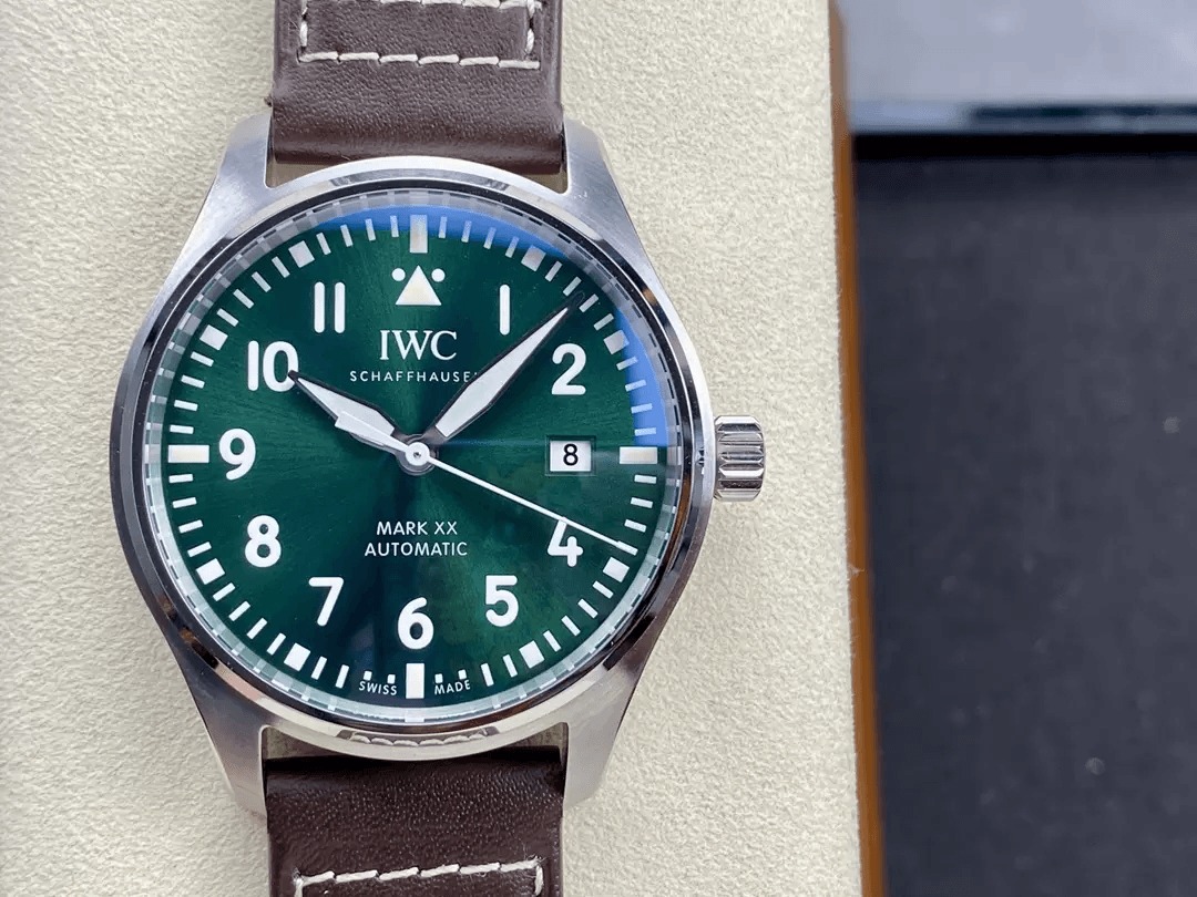 IWC 아이더블유씨  빅 파일럿 마크 20 레이싱그린 브라운스트랩