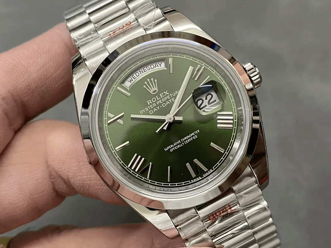 ROLEX 로렉스 데이데이트 화이트골드 그린 스무스 베젤 40mm m228238