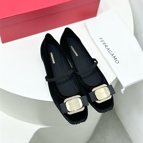 FERRAGAMO 페레가모 여성용 단화 F86624-1 2024/신상 블랙,레드 2color