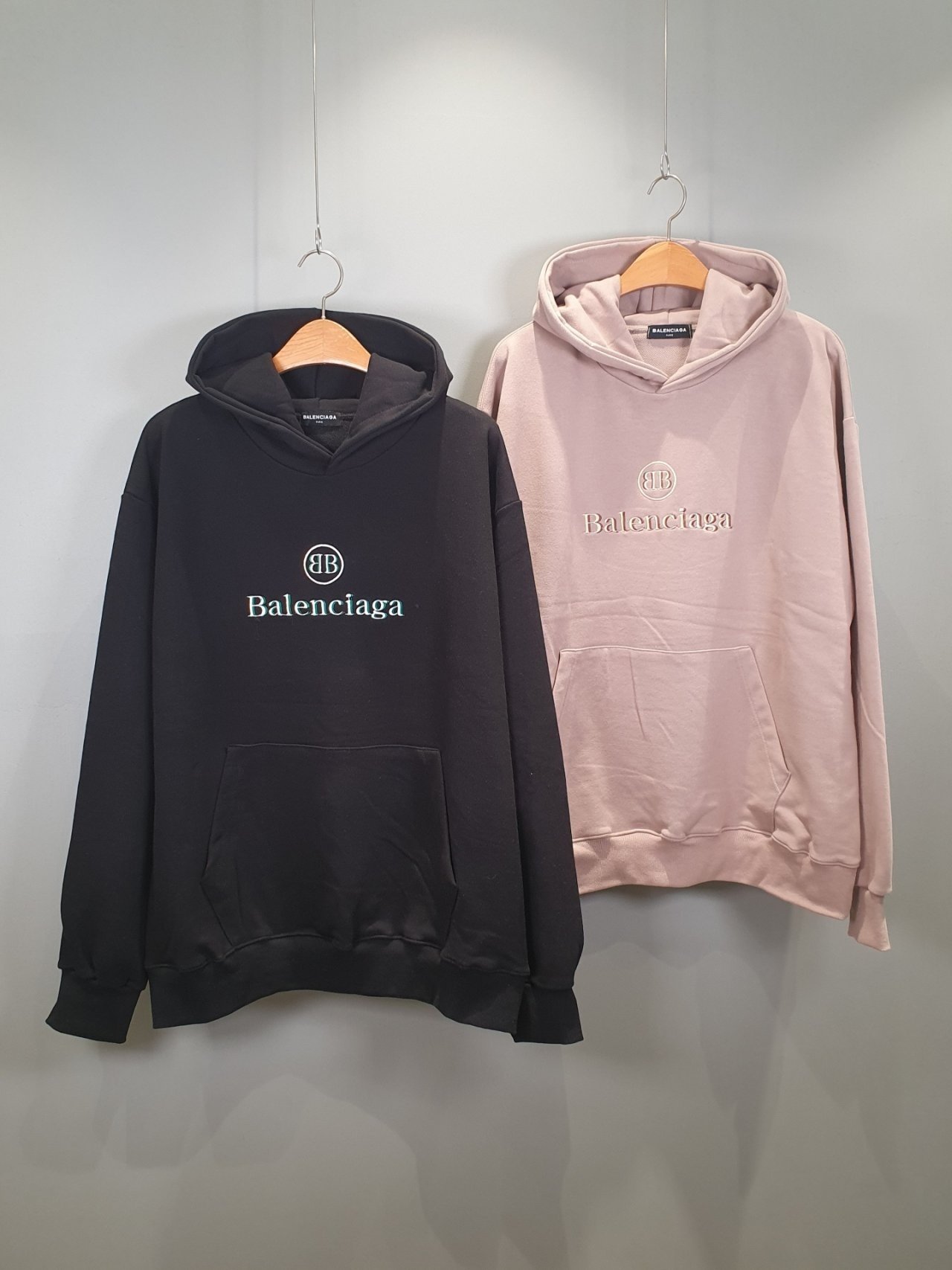 BALENCIAGA 발렌시아가 배색 자수 후드