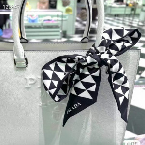 PRADA 프라다 삼각로고 방도