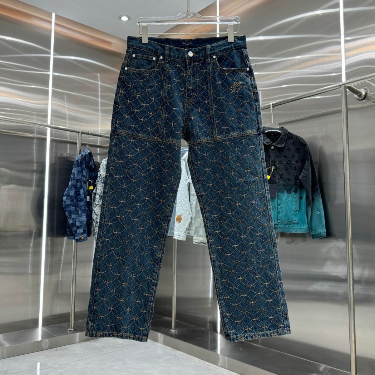 LOUIS VUITTON 루이비통 엠브로이더드 데님 팬츠