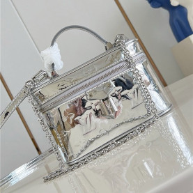 LOUIS VUITTON 루이비통 베니티 파우치백 M26097