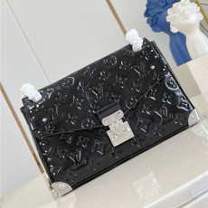 LOUIS VUITTON 루이비통 사가 트렁크 크로스백 M28137