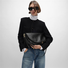 CELINE 셀린느 하프문 소프트 트리옹프 숄더백 124142 2COLOR