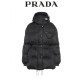 PRADA 프라다 하프 패딩