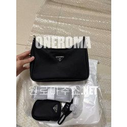 프라다 리에디션 2005 리나일론 백