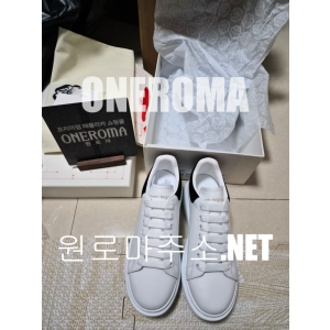 알렉산더맥퀸 스웨이드 오버솔 스니커즈 블랙