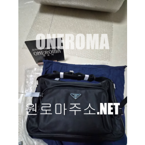 프라다 리나일론 및 사피아노 가죽 숄더 백