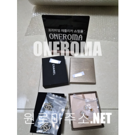 샤넬 로고 귀걸이