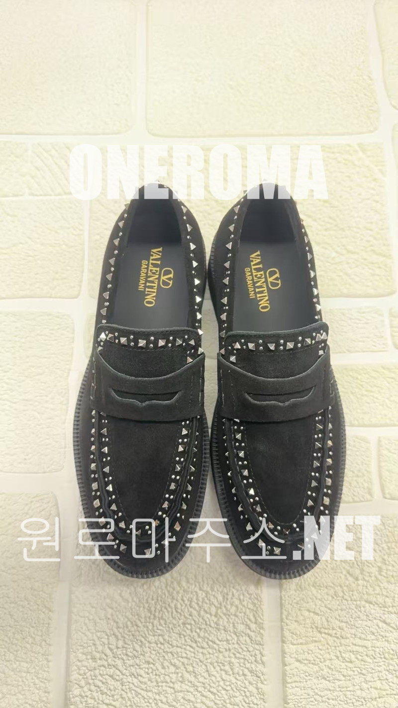 발렌티노 젠틀글램 스웨이드 로퍼