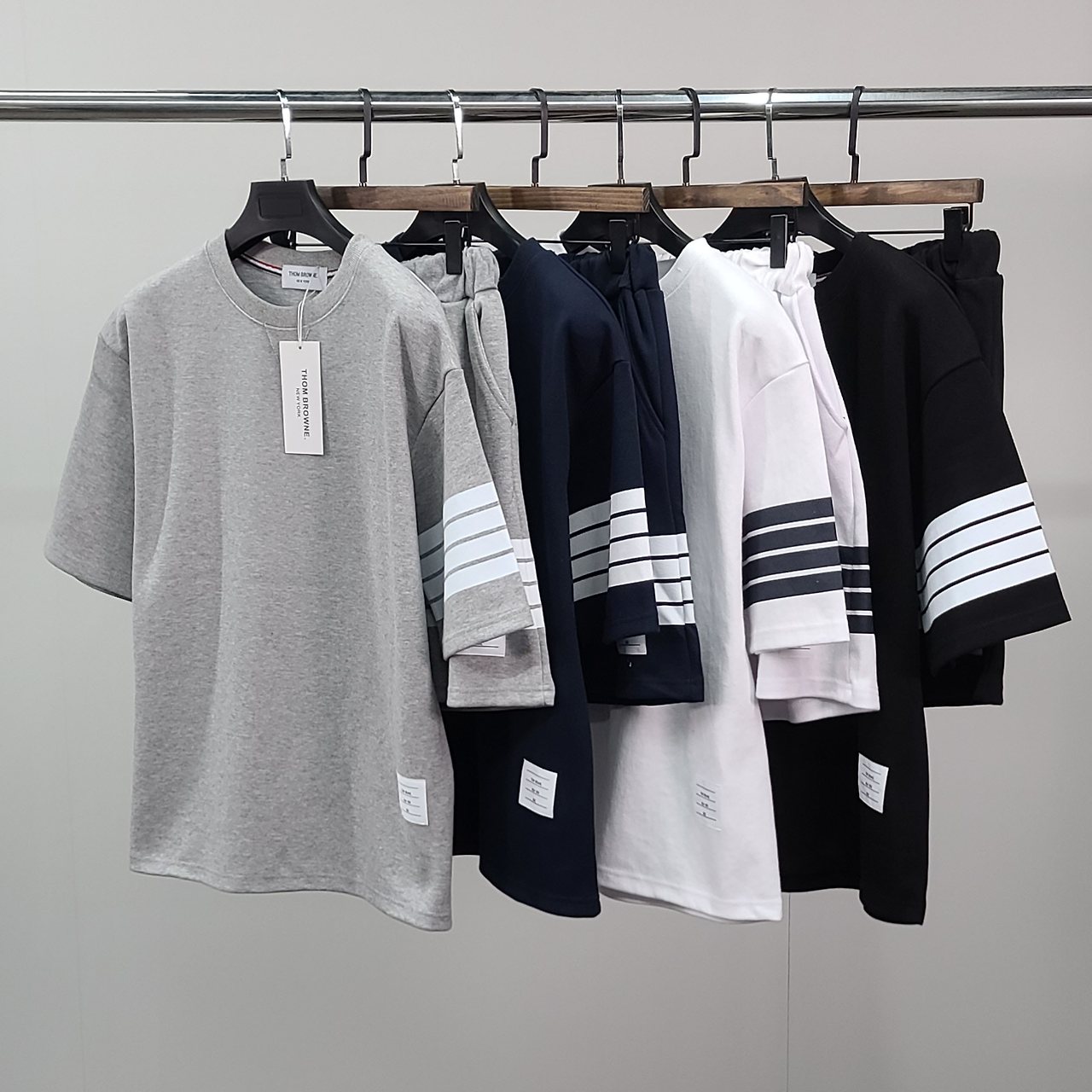 THOM BROWNE 톰브라운 사선완장 트레이닝 반팔 세트