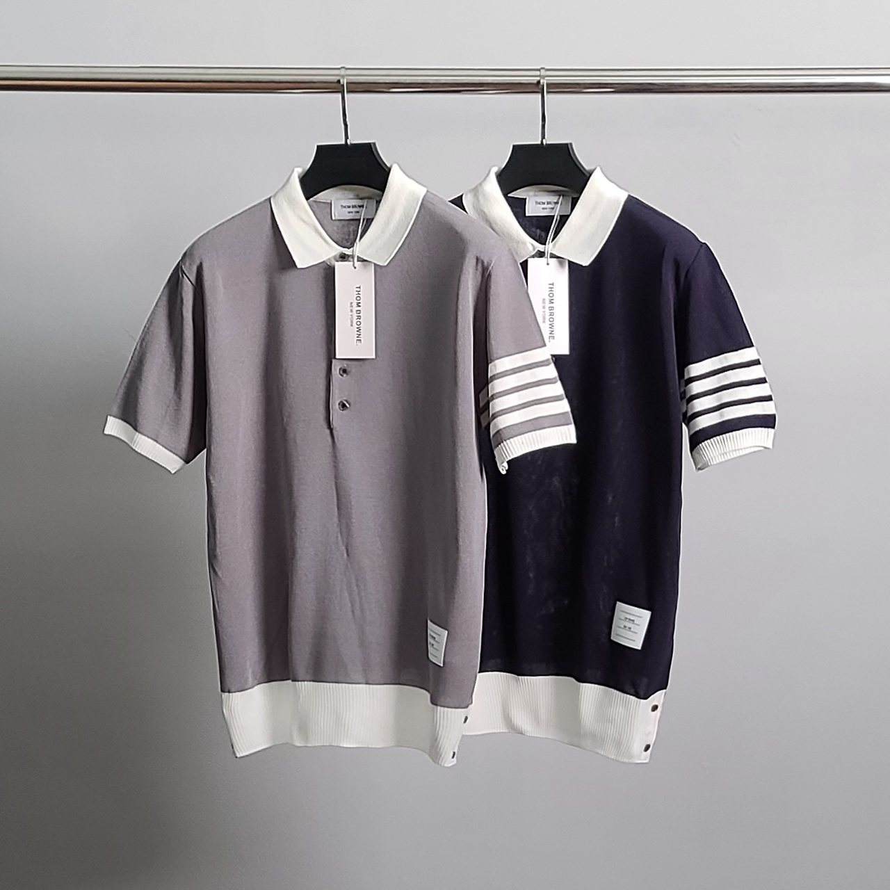 THOM BROWNE 톰브라운 사선완장 배색 반팔 카라 니트