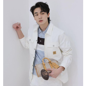 LOUIS VUITTON 루이비통 64317 로고 레더 패치 드로스트링 자켓