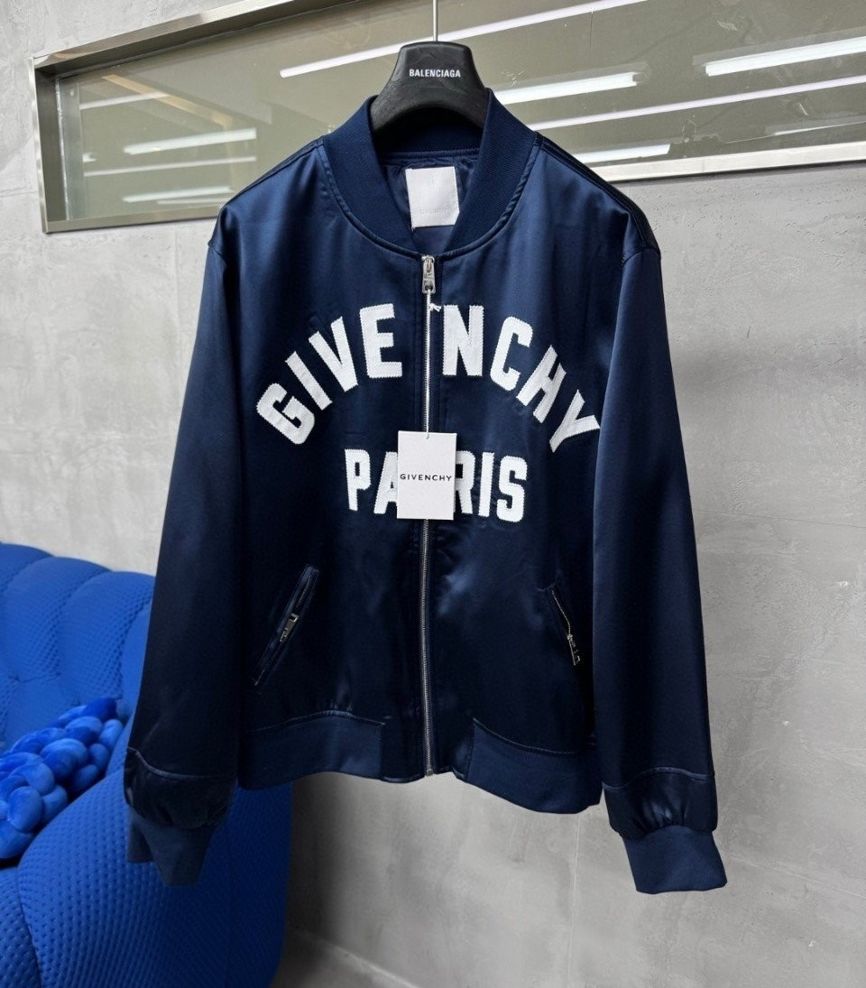 GIVENCHY 지방시 새틴 자수 붐버