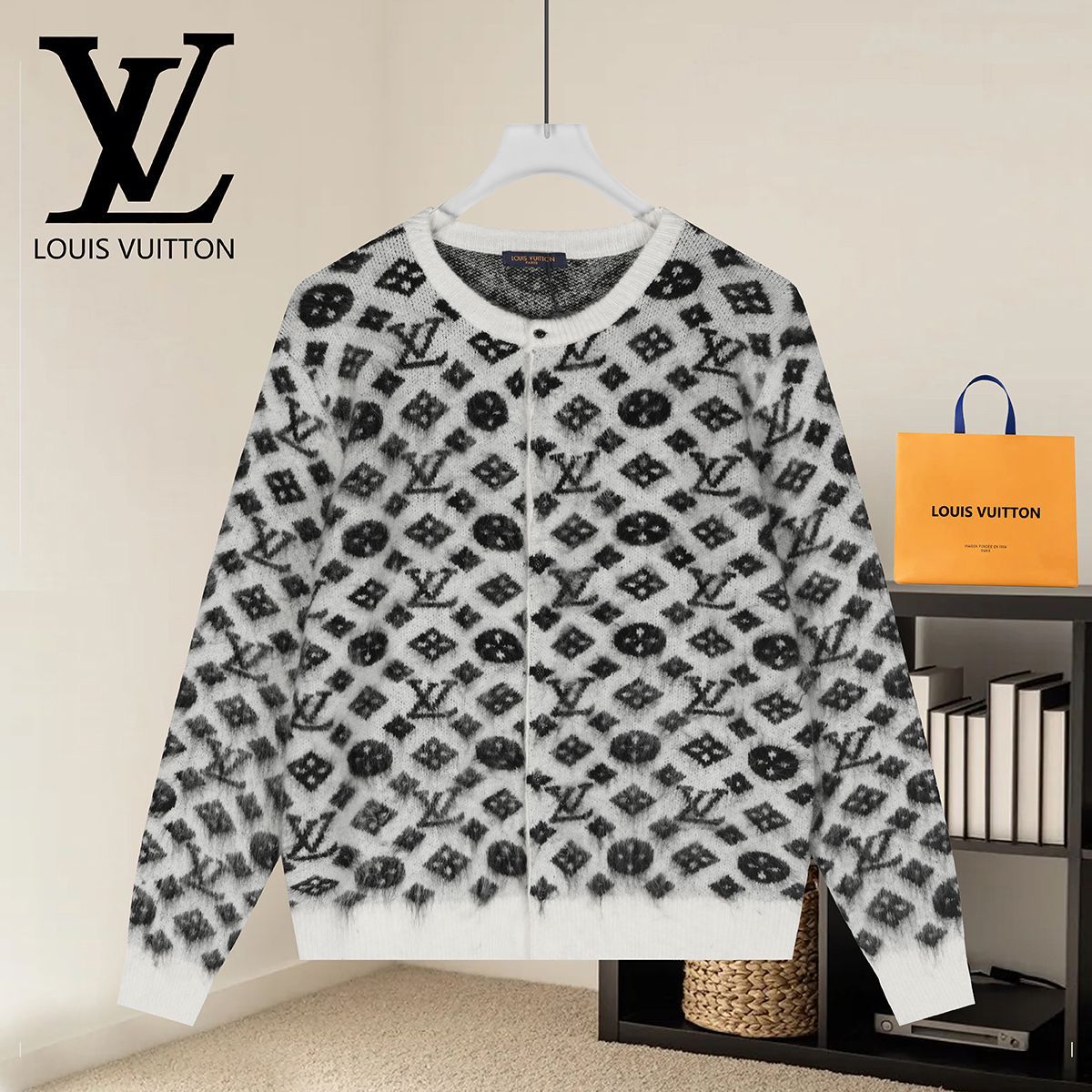 LOUIS VUITTON 루이비통 60083  모노그램 브러시드 모헤어 가디건