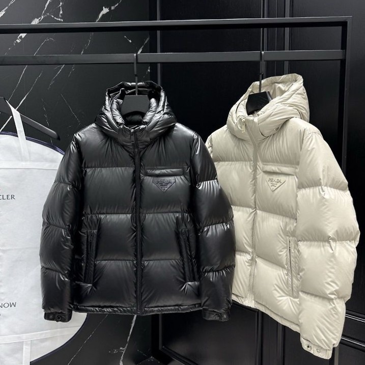 PRADA 프라다 25036 메탈 플레이트 다운 패딩
