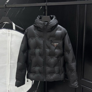 PRADA 프라다 25037 트라이앵글 엠보 다운 패딩 자켓